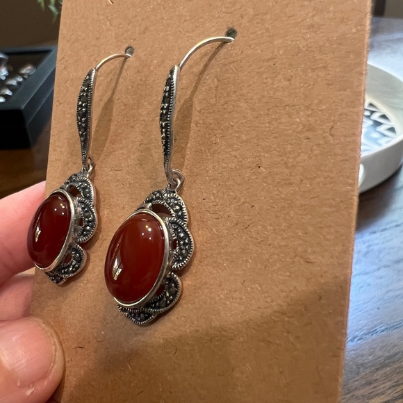 Elegant Sterling Silver Carnelian and marcasite earrings - Picture 4 of 10
